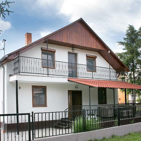 Starlight Apartment Mezőkövesd Εξωτερικό φωτογραφία
