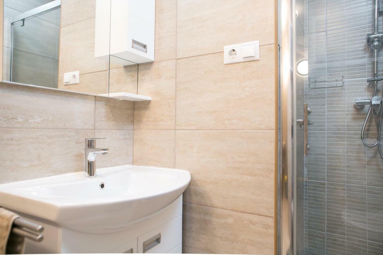 Starlight Apartment Mezőkövesd Εξωτερικό φωτογραφία
