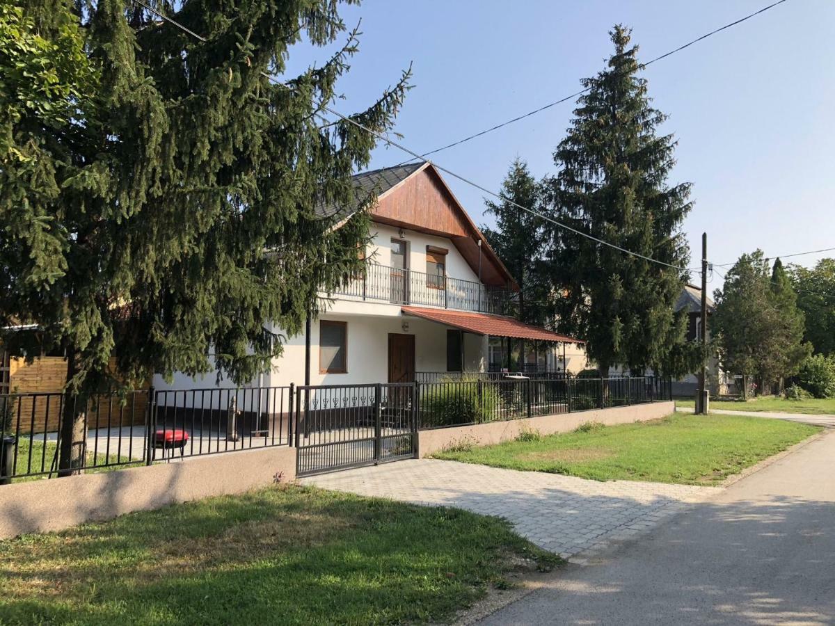 Starlight Apartment Mezőkövesd Εξωτερικό φωτογραφία
